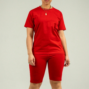 Ensemble short cycliste et t-shirt pour femme - Tenue deux pièces confortable et tendance pour la détente estivale et les sports de plein air - Product Image 4