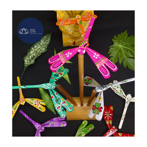ของเล่นแมลงปอไม้ไผ่คุณภาพสูง – งานศิลปะไม้ธรรมชาติสไตล์เรียบง่ายสำหรับตกแต่งลานบ้านและสวน - Product Image 1