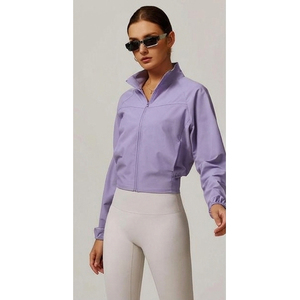 Veste de sport courte personnalisée haut de gamme pour femme – Ensemble coupe-vent athlétique léger et souple à fermeture éclair intégrale de qualité supérieure - Product Image 1