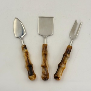 Fabricante de Primera Calidad de Juegos de Cuchillos para Queso con Mango de Resina, Cuchillo para Queso de Calidad Superior para Cortar Queso - Product Image 2