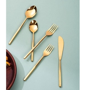 Ensemble de couverts en métal faits à la main de style moderne avec manche en bois pour la restauration de mariage, fournitures durables pour restaurants - Product Image 5