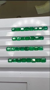 Vente en gros de 21,29 carats d'émeraudes naturelles taillées en octogone, 50 pierres précieuses vertes en vrac pour bagues, pendentifs, fournisseur de bijoux - Product Image 3