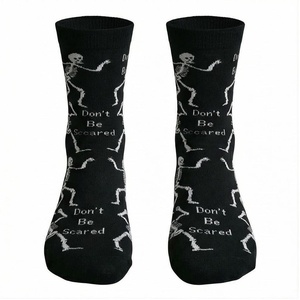 Calcetines Deportivos Negros con Estampado de Esqueleto, Diseño 'Don't Be Scared', Transpirables, Tejidos, para Adultos, Casuales, Otoño - Product Image 1