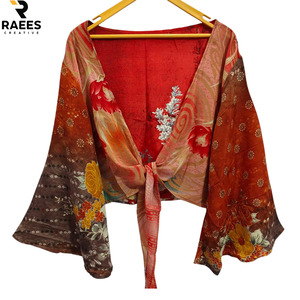 Haut de yoga et de fitness tendance à manches longues et encolure croisée, ajustable, pour femme - Product Image 1