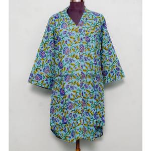 Robe chemise longue à manches larges style kimono, imprimée numériquement, col en V, longueur genou, 100% coton, robe décontractée verte bleue à fleurs avec boutons - Product Image 4