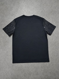 เสื้อยืดลายดอกไม้ประดับเพชรสำหรับผู้หญิง เสื้อยืดผ้าฝ้ายลายกราฟิกสุดหรู โรงงานรับผลิตแบบ OEM ODM - Product Image 2