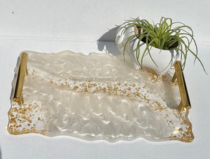 Plateau de service décoratif en résine blanche avec agate géode et pierre de lune, poignées modernes en barres dorées, couleurs disponibles, contactez-nous pour plus d'informations - Product Image 4