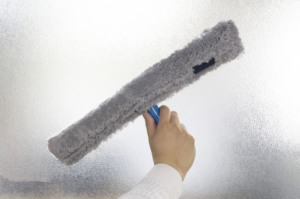 Funda de microfibra duradera (35 cm de ancho) para uso en el hogar y la oficina, ligera (<2 kg) - Product Image 2