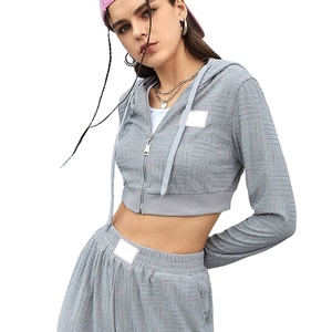 Top corto de gran tamaño para mujer, Sudadera con capucha, Jersey informal, patrón estampado, hombro caído, diseño deportivo bordado para invierno - Product Image 1