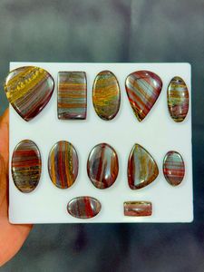Perle de cristal naturel poli de qualité supérieure en pierre précieuse Iron Tiger pour la fabrication de bijoux, la méditation et la décoration énergétique – En vente - Product Image 2