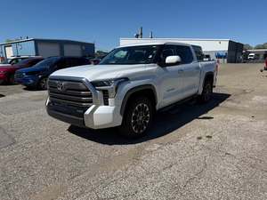 Toyota Tundra Limited 4x4 Usada del 2023 - Product Image 1