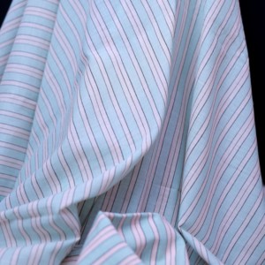 Tela de Algodón Khadi 100% Orgánica Tejida a Mano, Rayas Azules y Rosas, Ligera, Transpirable, 60GSM, Secado Rápido, Ecológica, Hilo Cardado - Product Image 3