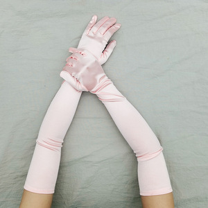 Gants longs en satin de 55 cm pour femmes et jeunes filles, élégants, personnalisés, blancs, verts, noirs, violets, pour événements, danse, mariage, opéra - Vente en gros - Product Image 4