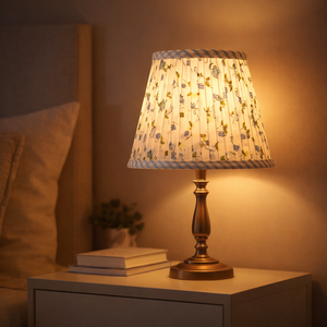 Lujosa Pantalla de Lámpara de Algodón Hecha a Mano con Estampado Floral Azul Celeste, Ecológica, Decorativa para Interiores - Product Image 2