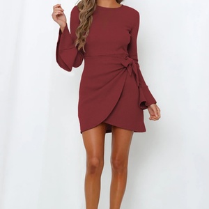 Robe élégante pour femmes, col en V, manches courtes, robe midi décontractée avec ceinture ajustable pour un usage quotidien et la mode estivale - Product Image 4
