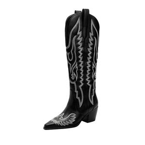 Botas Vaqueras de Cuero Bordadas a Mano de Primera Calidad - Botas Largas Occidentales Personalizadas al por Mayor para Hombre y Mujer - Product Image 2