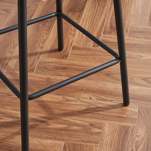 Set Moderno di 2 Sgabelli da Bar Rivestiti in Bouclé con Gambe in Metallo e Poggiapiedi Girevoli a 360 Gradi - Product Image 5