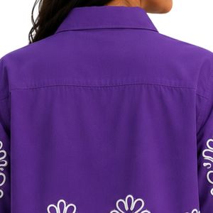   เสื้อเชิ้ตครอปปักลายดอกไม้สีขาว แขนสั้น สไตล์ลำลองสำหรับฤดูร้อน ผ้าฝ้าย แฟชั่นดีไซน์เนอร์ ตัดเย็บตามสั่ง - Product Image 6