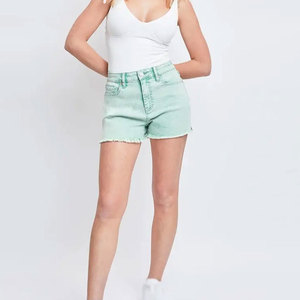 Shorts en jean taille haute menthe pour femme, couleur unie, fermeture boutonnée, cinq poches, style décontracté, tissu en coton délavé - Product Image 1
