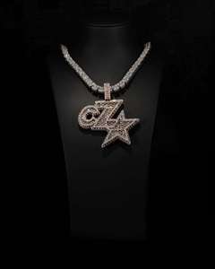 Pendentif Breloque Initiale Grand Étoile Sertie de Pierres, Monture Canal Entièrement Sertie de Baguettes, Collier Bling Thème Rappeur pour Hommes - Product Image 2