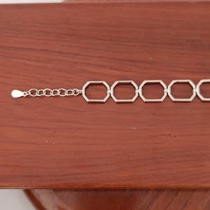 สร้อยข้อมือเงินแท้ 925 รูปทรงหกเหลี่ยมประดับเพชรแบบไมโครเพฟ ดีไซน์ทันสมัยสำหรับผู้หญิงใส่ไปงานปาร์ตี้ - Product Image 5