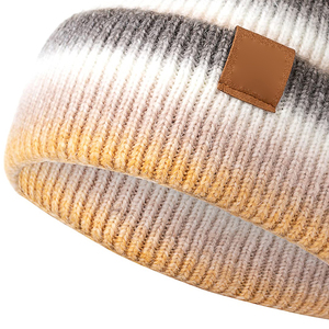 Bonnet en tricot rayé unisexe avec patch en cuir, couvre-chef décontracté pour l'hiver, taille adulte 56-58 cm - Product Image 2