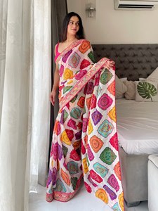Sari Tradicional Indio de Georgette de NiMa Creations, con Borde Bordado, Largo hasta el Suelo, para Fiestas, Corte Regular para Mujer, para Todas las Temporadas, de Secado Rápido - Product Image 2