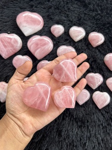 High Quality Natural <b>Rose</b> <b>Quartz</b> Gemstone Hand-carved <b>Quartz</b> <b>Heart</b> Polished Crystal Crafts Decoration - Product Image 3