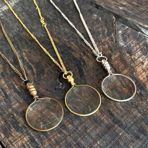 Loupe à main en laiton avec chaîne, lentille haute clarté pour l'inspection de bijoux, pièces de monnaie, antiquités et artisanat - Product Image 1