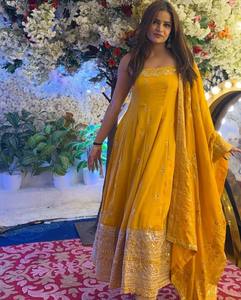 Traje Anarkali Amarillo Tradicional de Seda Bordada con Dupatta para Bodas, Graduaciones, Fiestas y Diwali para Mujeres - Product Image 3