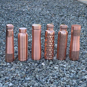 Bouchon de bouteille d'eau en métal pur martelé fait main 1000 ml, écologique, style américain, avec logo personnalisé, emballage, récipient pour boissons - Product Image 1