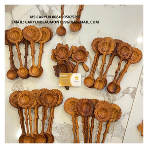 Cuillère en bois sculptée à la main avec plume, personnalisée et gravée, cadeau écologique, cuillère en padauk, feuilles de fleurs, manche court, minimaliste - Product Image 3