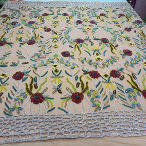 Tissu brodé à la main avec des perles - Product Image 1