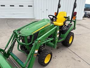 Tractor Cortacésped John Deere 1025R de Alta Calidad con Retroexcavadora y Cucharón / Mini Retroexcavadora de Construcción 4x4 - Product Image 6