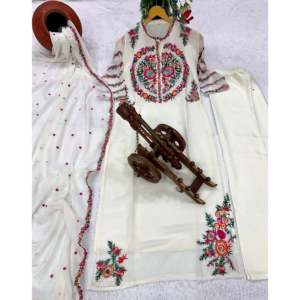 Ensemble haut-bas et Dupatta de créateur pour femmes - Product Image 5