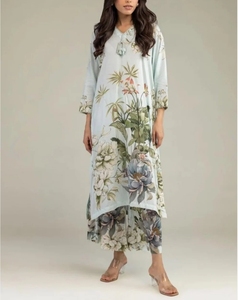Robe longue ample pour femmes, imprimé floral magenta, broderie, style kaftan indien pakistanais, robe maxi - Product Image 2