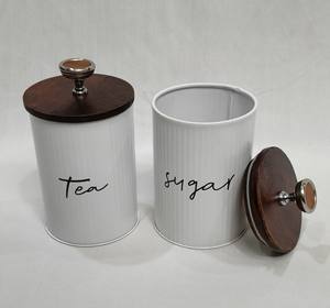 Conteneur en acier inoxydable au design unique pour la cuisine et le stockage de fruits secs, boîte métallique avec finition blanche. - Product Image 4