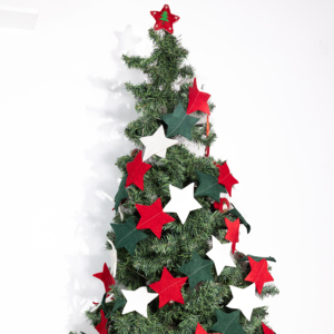 Guirnalda de Estrellas Rojas, Blancas y Verdes Hecha a Mano, Decoración Navideña para Árbol de Navidad, Pancarta Navideña de Fieltro e Hilo - Product Image 5