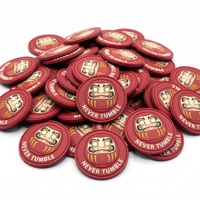 Direkt vom Hersteller: 3D PVC-Aufnäher Daruma-Puppe, Rundes Weiches Gummi-Etikett zum Aufnähen für Sporttaschen, Uniformen und Kleidung