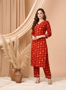 Conjunto de Kurta y Pantalón de Seda Delta con Estampado Gota Patti Rojo, Cuello en V, Corte Recto hasta la Pantorrilla, Traje Étnico para Mujer, Tallas S M L XXL - Product Image 2