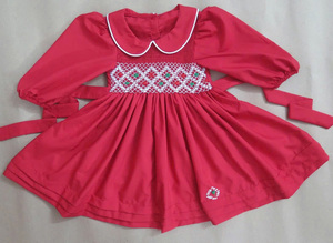 Robe en coton rouge pour filles avec col rond, motif brodé, manches bouffantes, style mini robe de bal, boutons, design mignon pour le printemps - Product Image 1