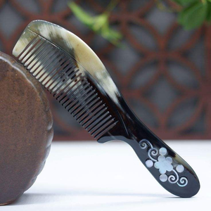 Peigne en corne de buffle pour cheveux, peigne en corne naturelle colorée de qualité supérieure pour extensions capillaires, fabriqué au Vietnam - Product Image 2