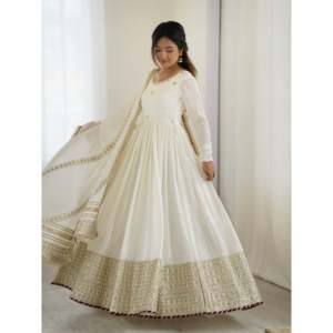Belle robe de soirée XL Anarkali avec pendentif et Dupatta - Product Image 3