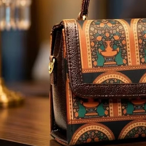 Bolso de Mano Étnico de Lujo para Mujer, Elegante Bolso Bandolera Mediano con Forro de Poliéster Marrón - Product Image 2