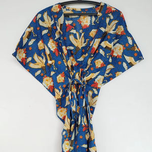 Vestido Kaftán de Algodón Hecho a Mano en India con Estampado Floral, Estilo Kimono - Product Image 1