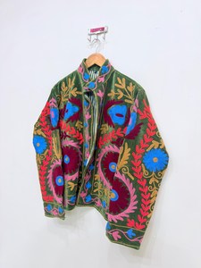 เสื้อแจ็คเก็ตผ้ากำมะหยี่ปักลายซูซานีสีเขียวขายส่งสำหรับชุดผู้หญิง มีจำหน่ายในราคาขายส่งสำหรับการส่งออก - Product Image 3