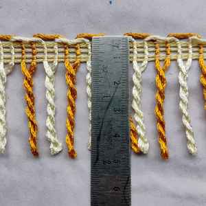 Dentelle zalar élégante avec finition scintillante, idéale pour les tenues de mariage et de soirée. - Product Image 1