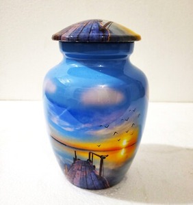 โกศบรรจุอัฐิสำหรับผู้ใหญ่ งานฝีมือประดับตกแต่งลายพระอาทิตย์ตกดิน พร้อมลายผีเสื้อและทุ่งดอกไม้ - Product Image 5