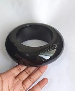Pulsera de Resina Hecha a Mano de la Mejor Calidad con Diseño Colorido, Joyería Ligera y Moderna para Mujer y Uso Diario en Venta - Product Image 4