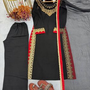 Conjunto de traje de fiesta étnico de diseñador: Kurti bordado de Mul Chanderi puro con palazzo de seda romana y dupatta con borde de encaje Nazmin - Product Image 3